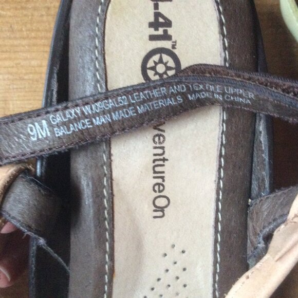 J-41 Adventure On Galaxy Leather & Vegan Low Wedge Strappy Thong Sandal Size 9M - Picture 5 of 9